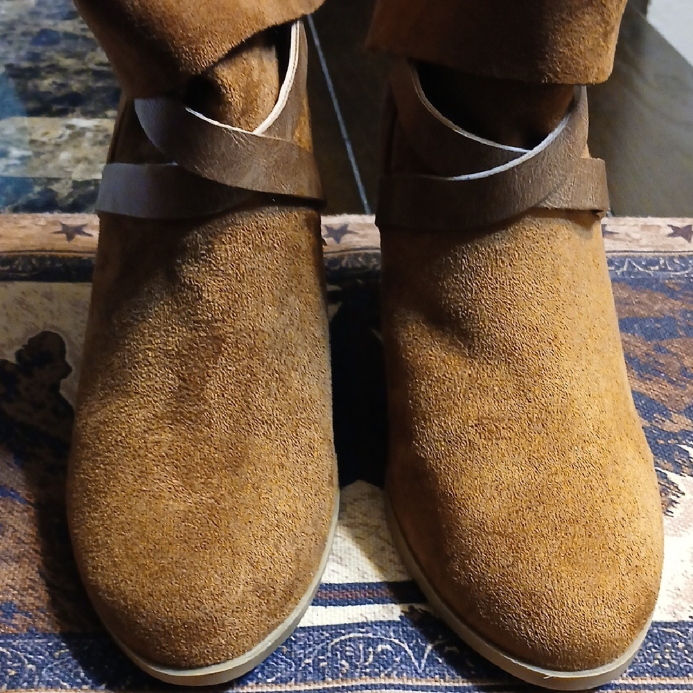 New Directions Brown Suede Women's Ankle Boots With Leather Strap Size 10 - Picture 9 of 10